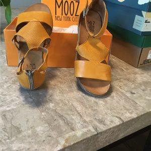 Miz mooz sandles